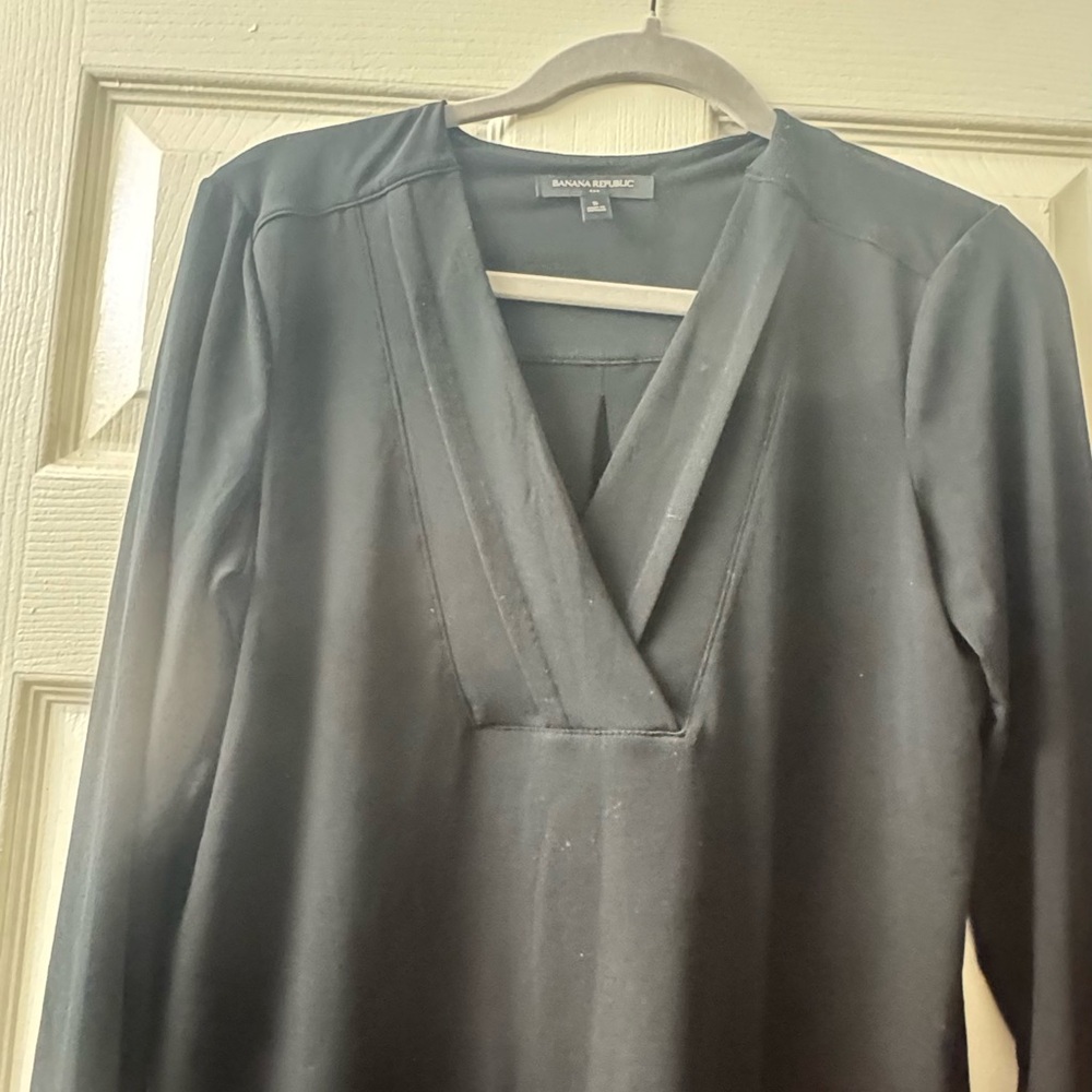 Banana Republic Black Deep V-Neck Long Sleeve Top - Picture 3 of 8
